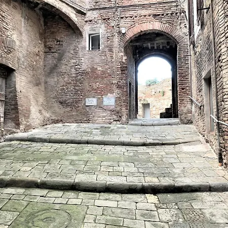 Апартаменты Castelvecchio: On Top Of The Oldest Roofs Сиена